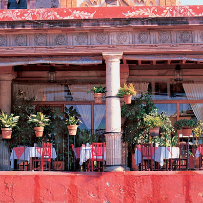 Q095 -Dinner On The Square