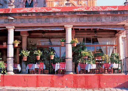 Q095 -Dinner On The Square